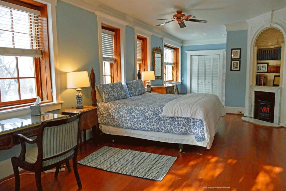 King Room interior